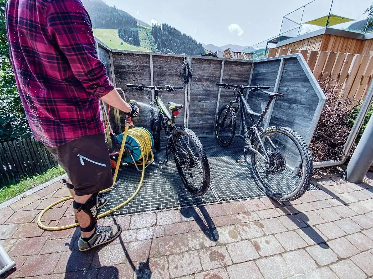 Thomsn Central Hotel & Appartements Saalbach-Hinterglemm Austria