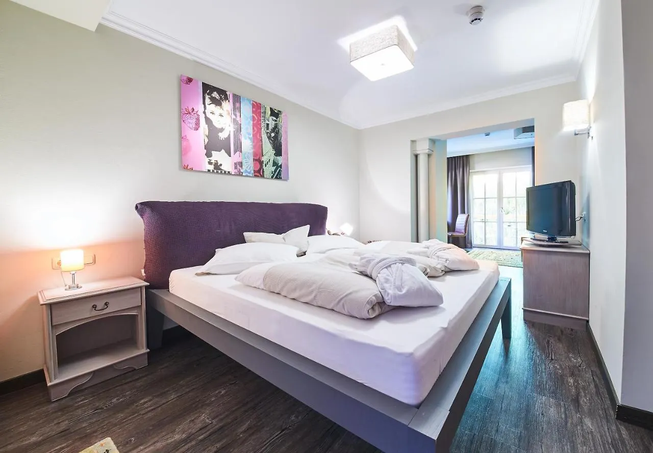 Thomsn Central Hotel & Appartements Saalbach-Hinterglemm 3*,